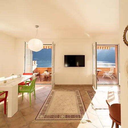 Splendida Casa Con Terrazza Vista E 2 Garage Apartment *