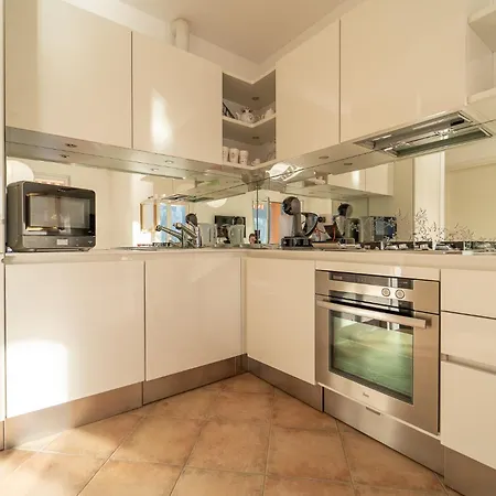 Splendida Casa Con Terrazza Vista E 2 Garage Apartment *